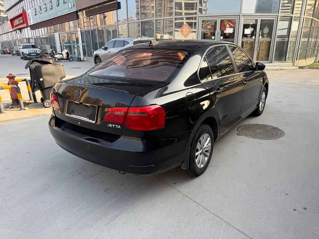 VOLKSWAGEN JETTA 2014