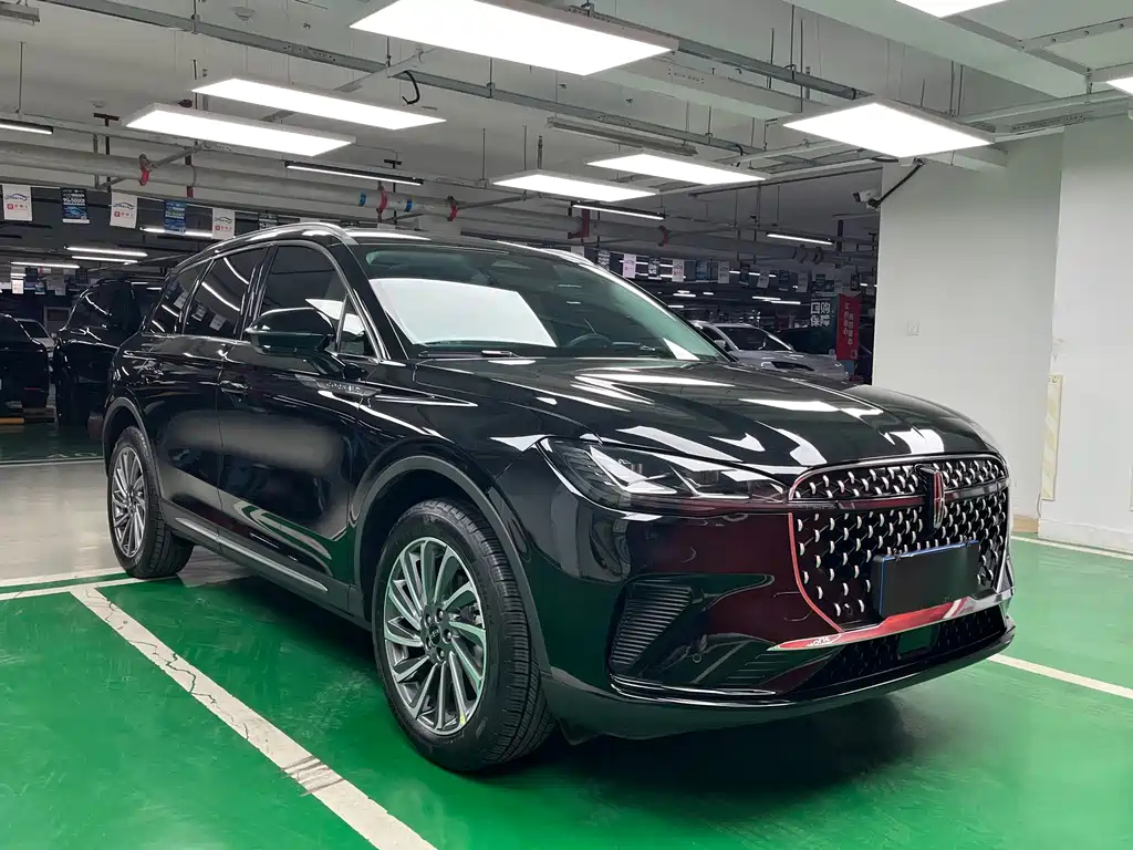 LINCOLN ADVENTURER 2023