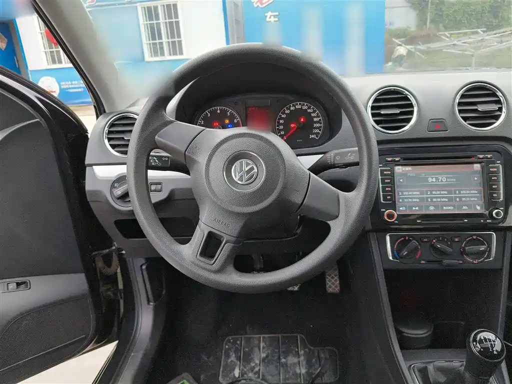 VOLKSWAGEN JETTA 2015