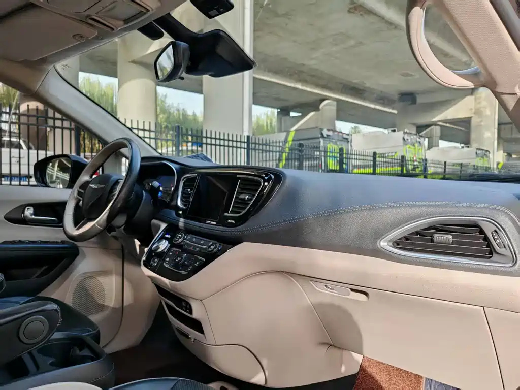 CHRYSLER BIG 捷龙PHEV IMPO 2020