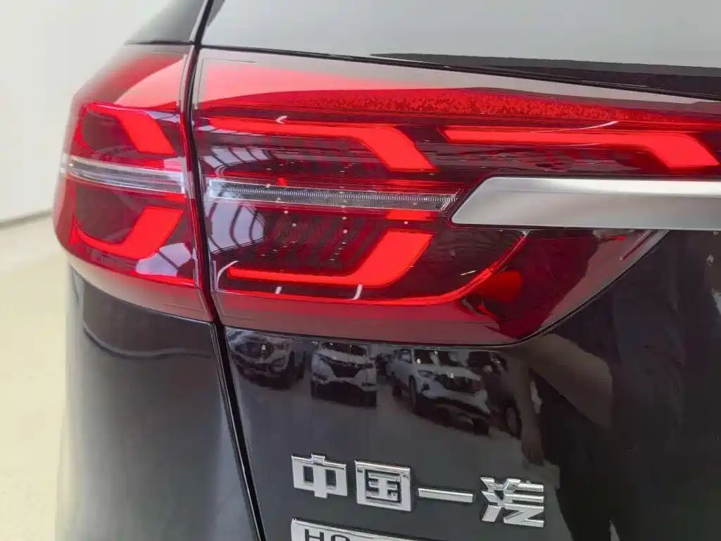 HONGQI HS5 2022