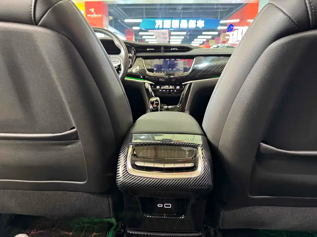 CADILLAC XT6 2022