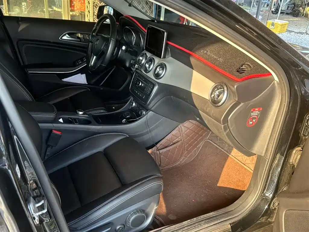 MERCEDES BENZ GLA 2016