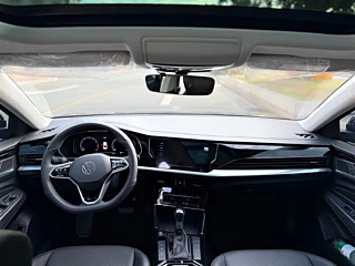 VOLKSWAGEN PASSAT 2024