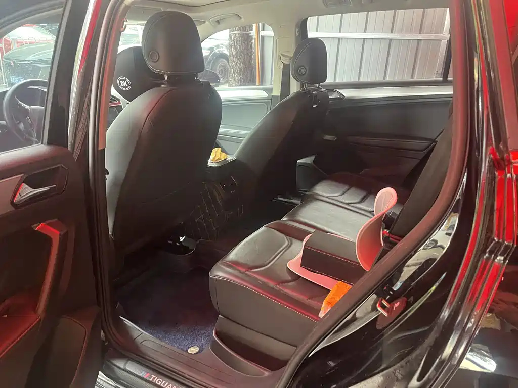 VOLKSWAGEN TIGUAN L 2020