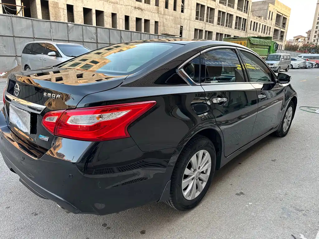 NISSAN TEANA 2017
