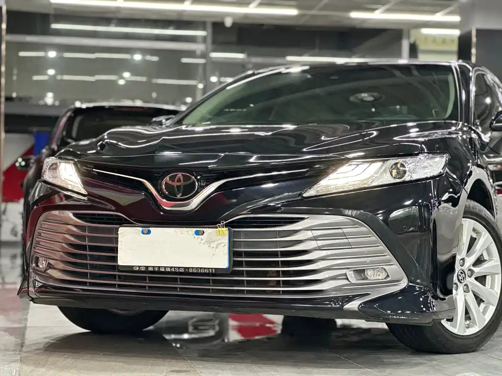 TOYOTA CAMRY 2019