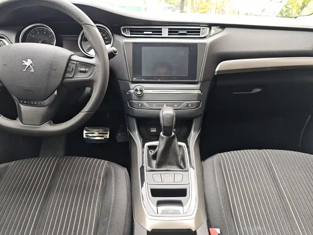 PEUGEOT 408 2016