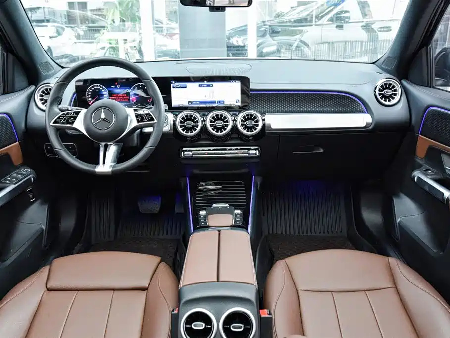 MERCEDES BENZ GLB 2024