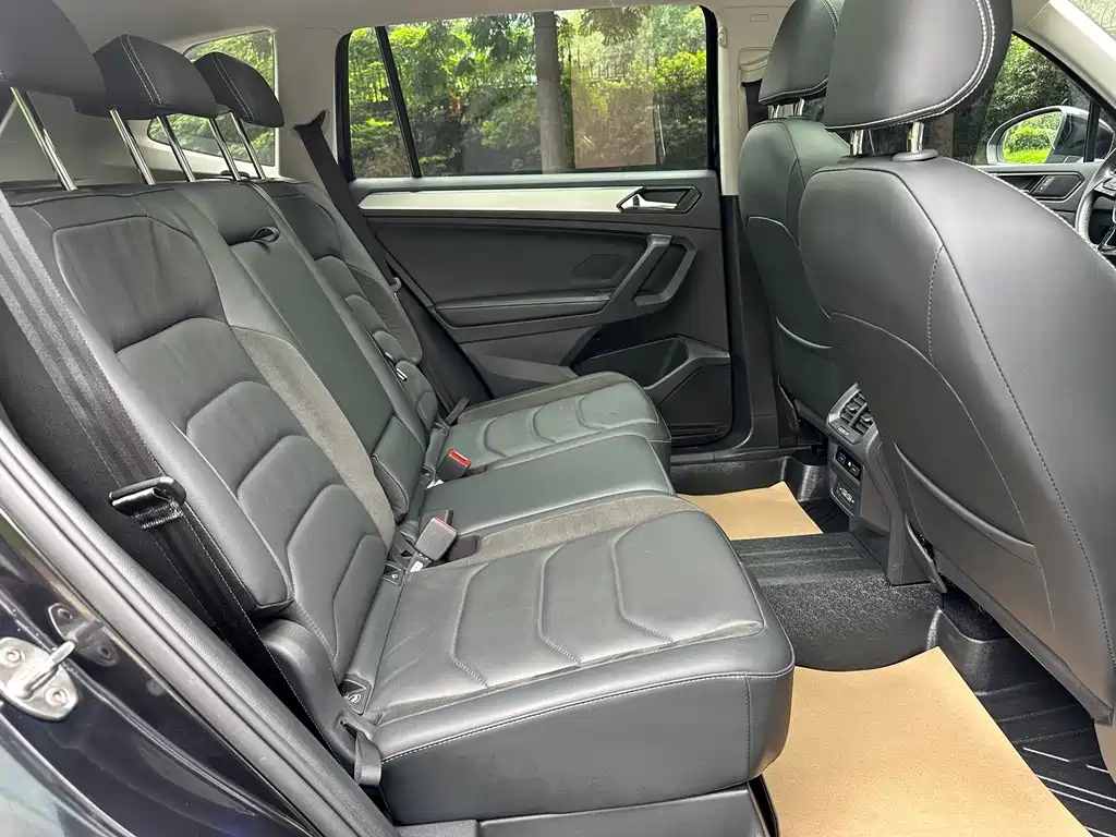VOLKSWAGEN TIGUAN L 2021