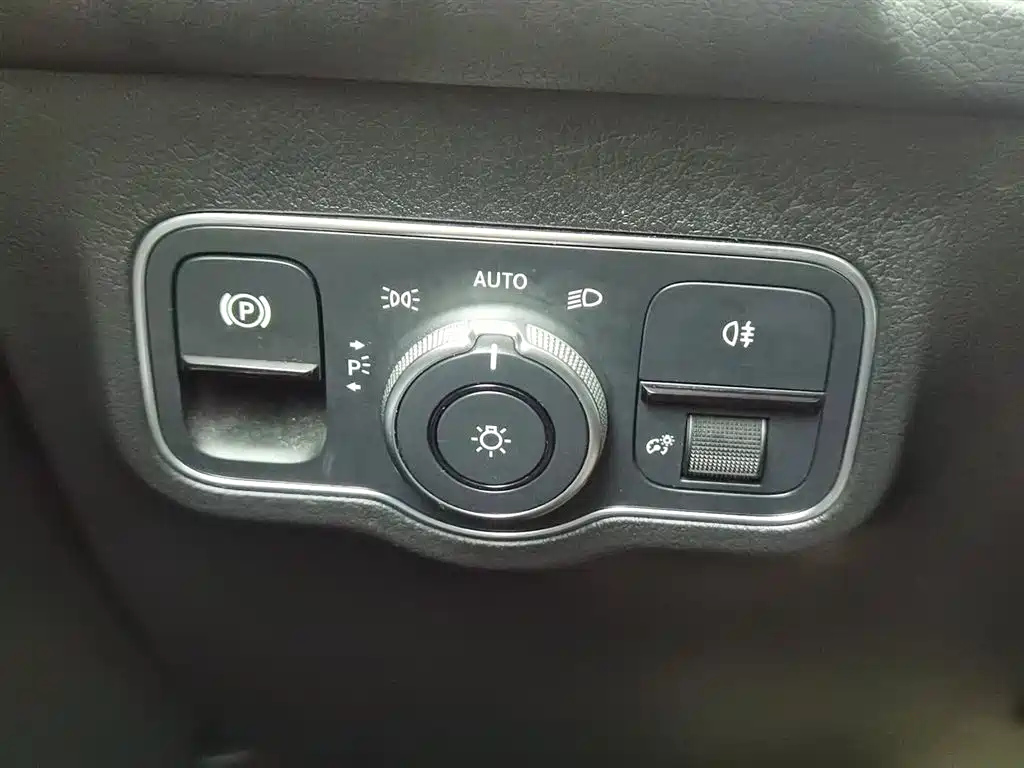 MERCEDES BENZ GLB 2021