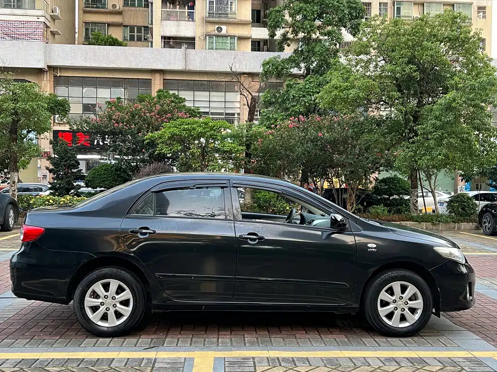 TOYOTA COROLLA 2012