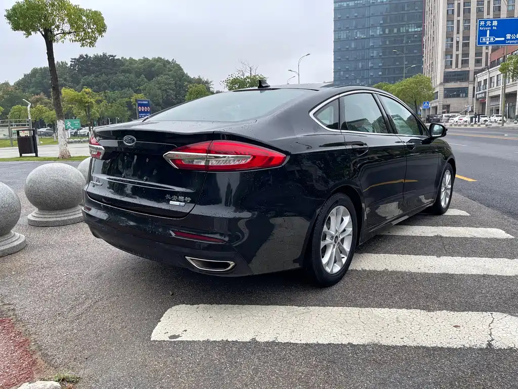 FORD MONDEO 2022