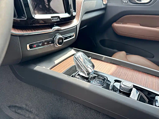 VOLVO XC60 2025 YEAR B5 4WD DELUXE EDITION 2025
