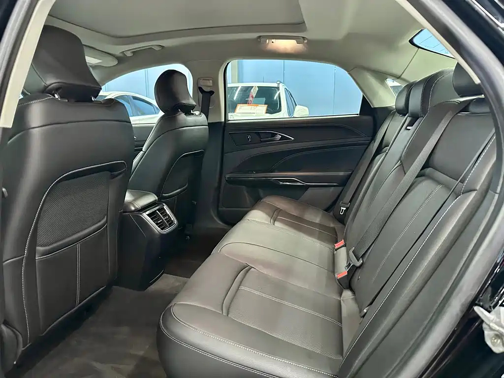 FORD TAURUS 2018