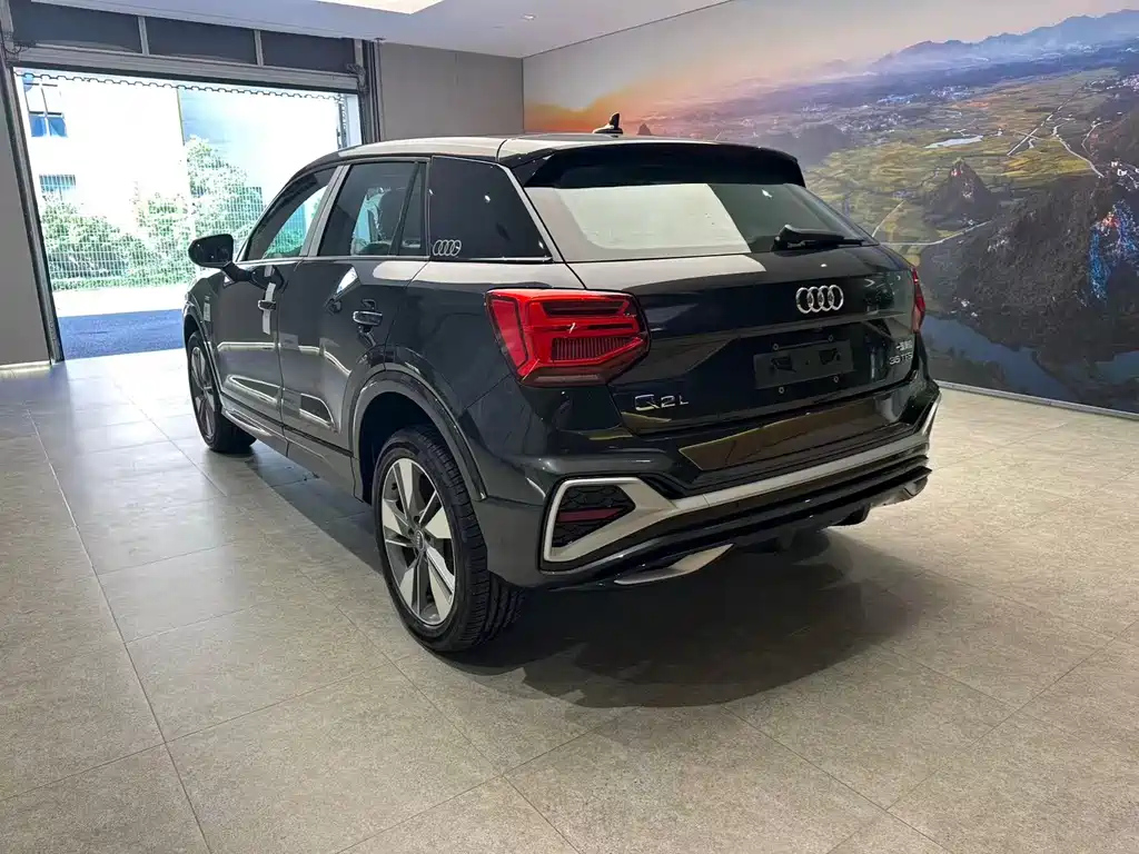 AUDI Q2L 2025