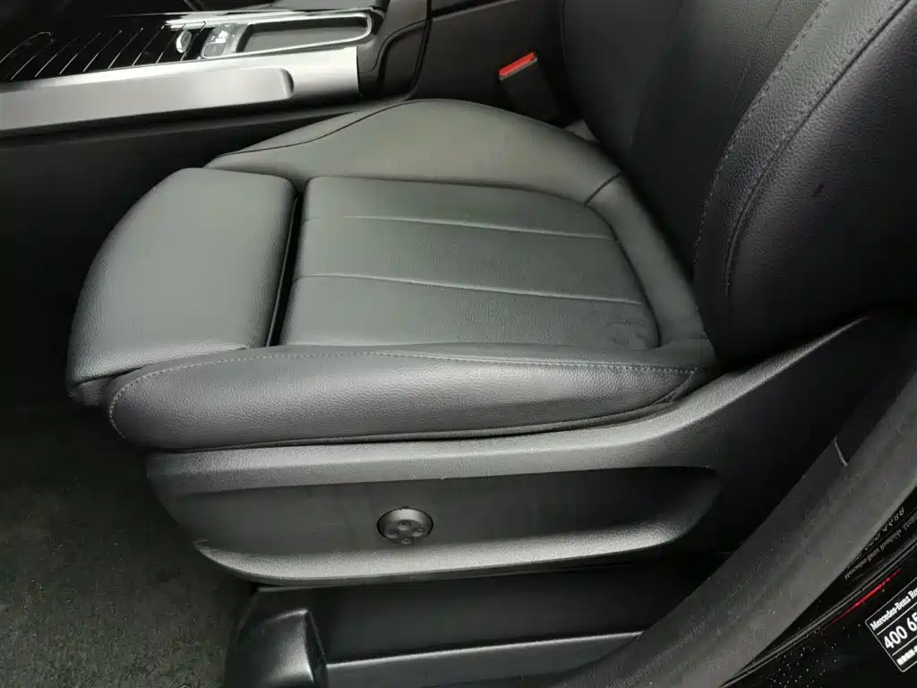 MERCEDES BENZ GLB 2024