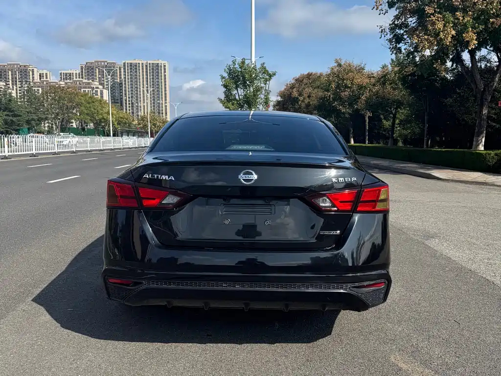 NISSAN TEANA 2022