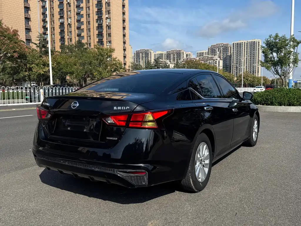 NISSAN TEANA 2022