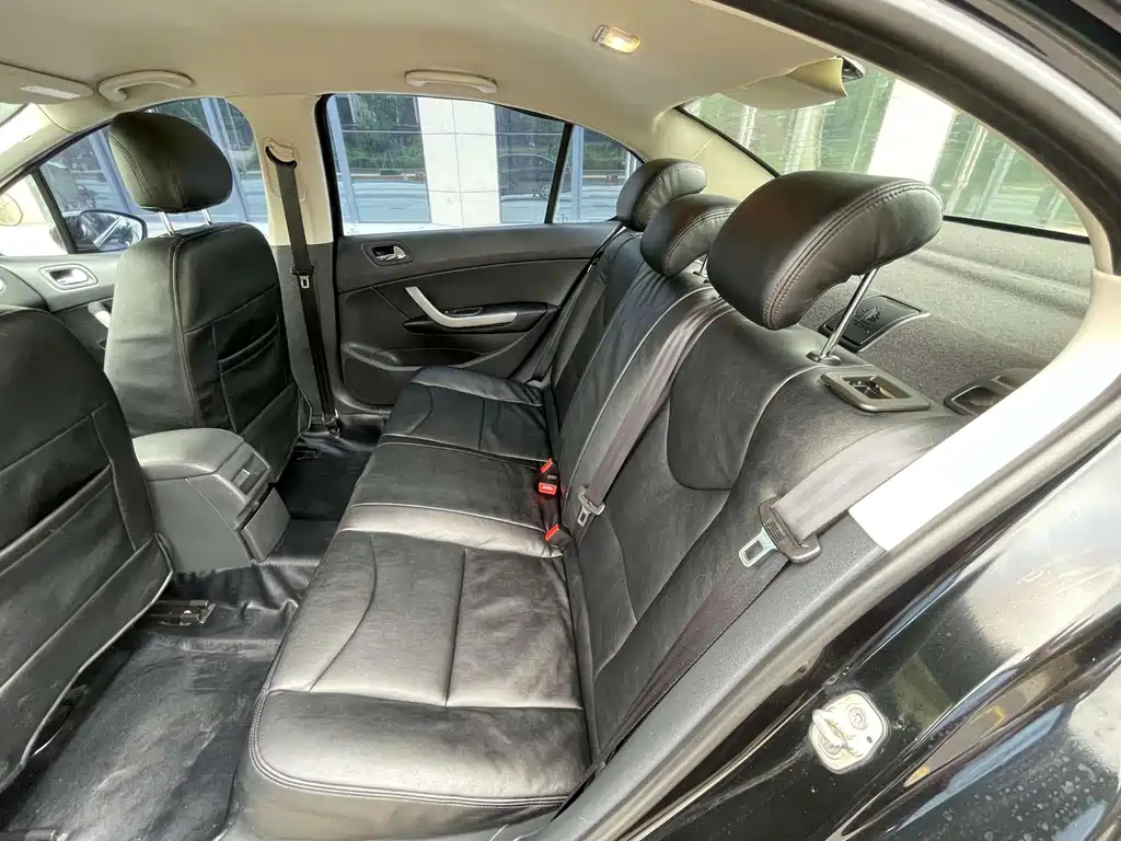 PEUGEOT 408 2013
