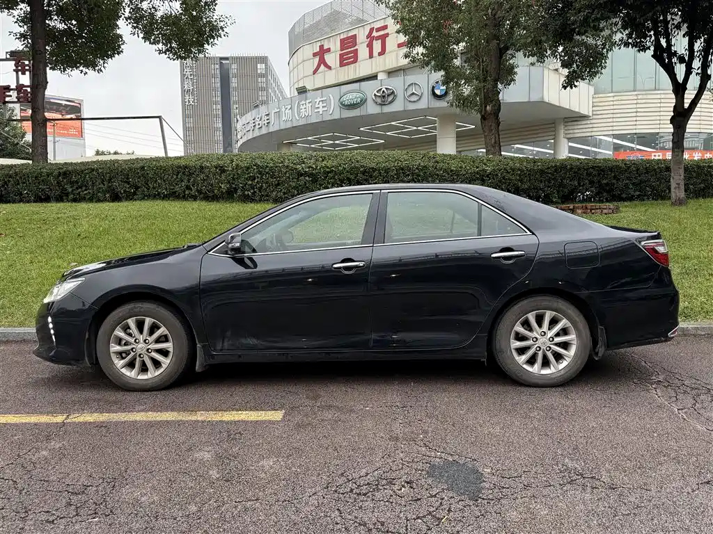 TOYOTA CAMRY 2017