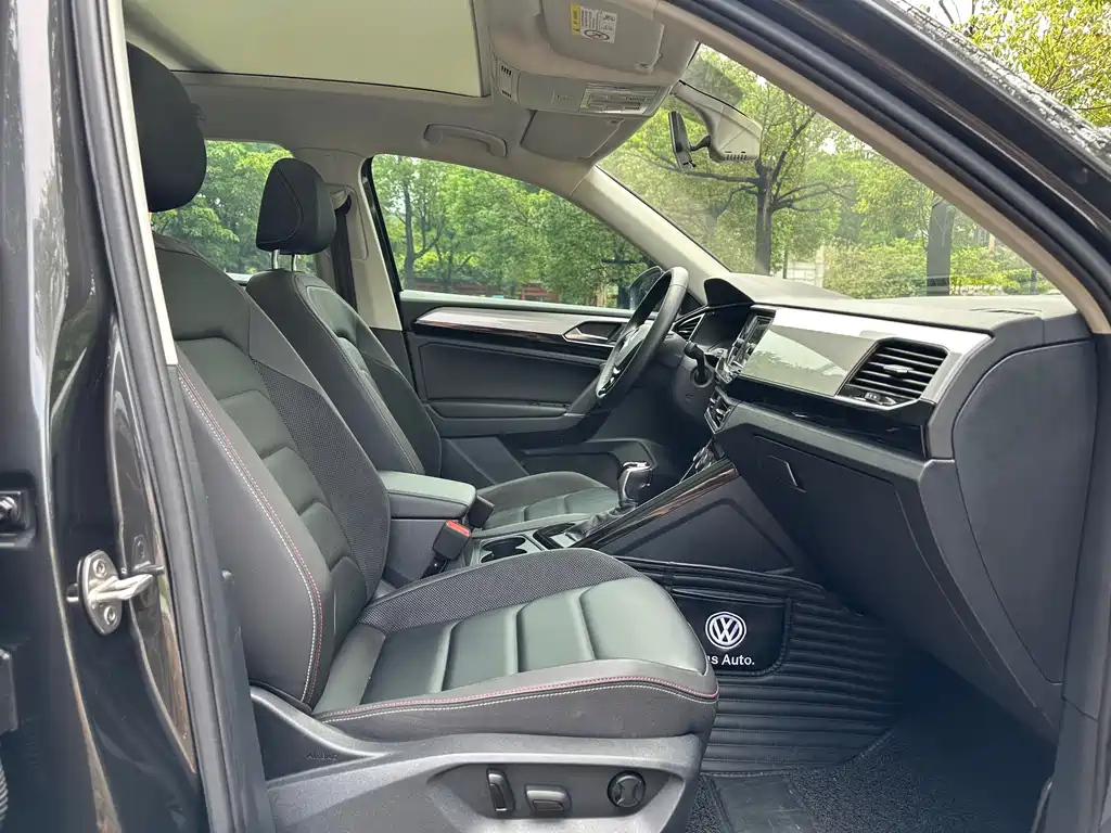 VOLKSWAGEN TAYRON 2020