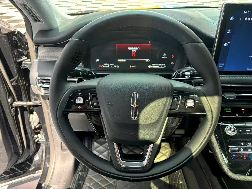 LINCOLN ADVENTURER 2022
