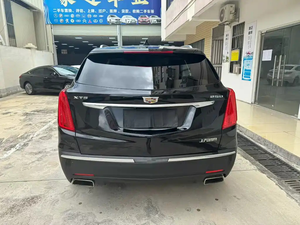 CADILLAC XT5 2018