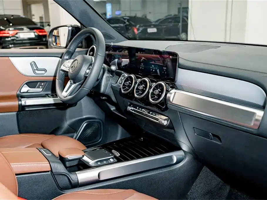 MERCEDES BENZ GLB 2023