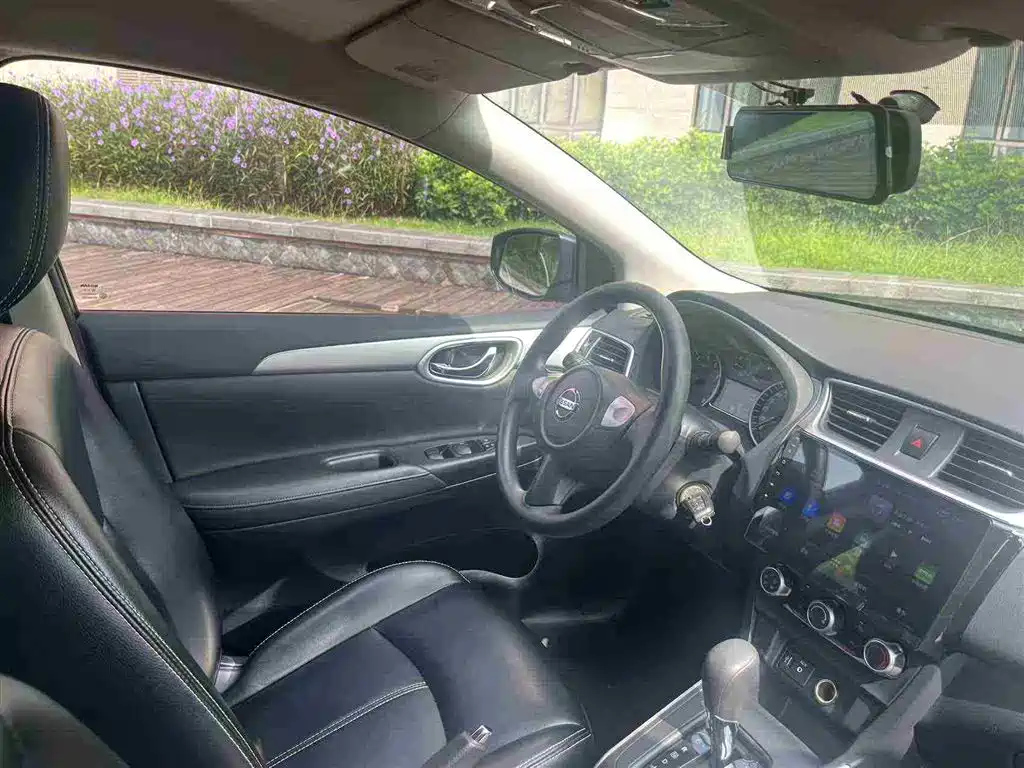 NISSAN SYLPHY 2019