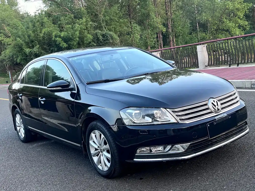 VOLKSWAGEN MAGOTAN 2012