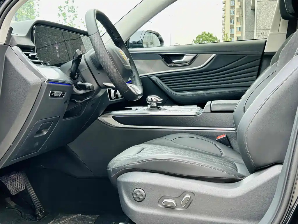 HONGQI HS5 2023