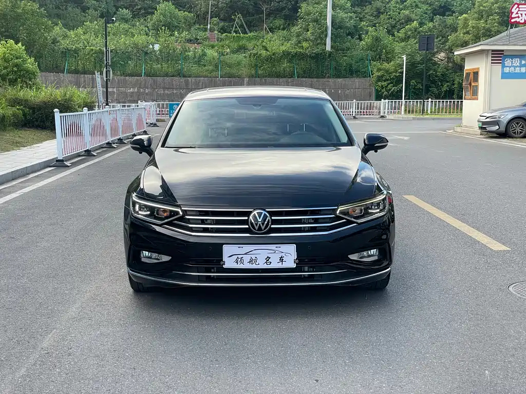 VOLKSWAGEN MAGOTAN 2020