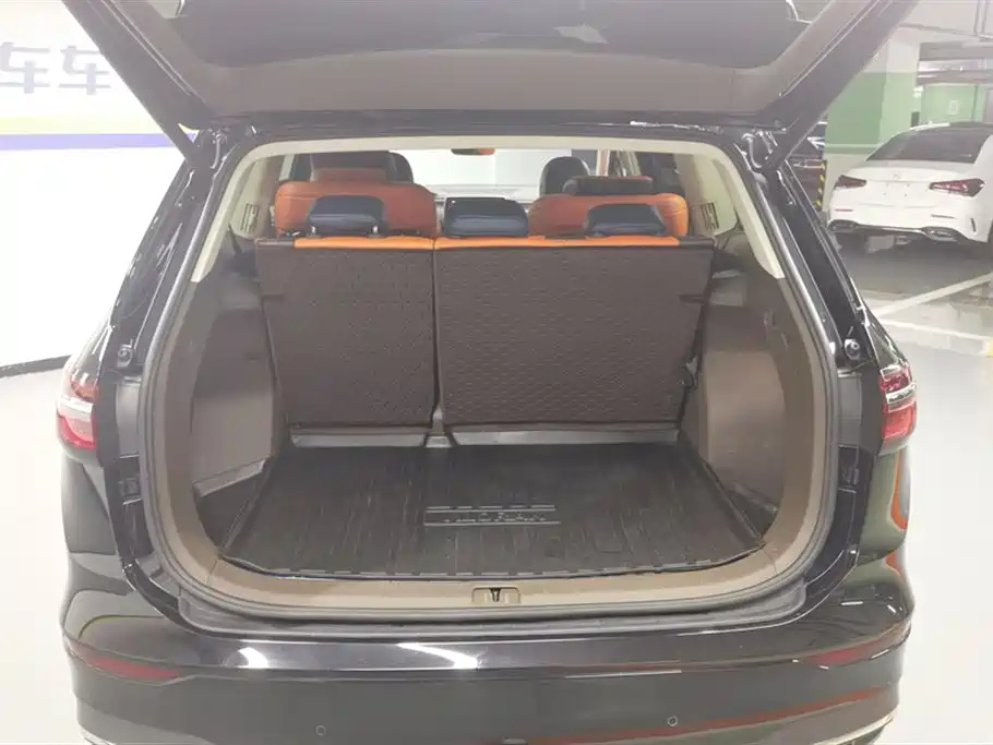 VOLKSWAGEN VILORAN 2022