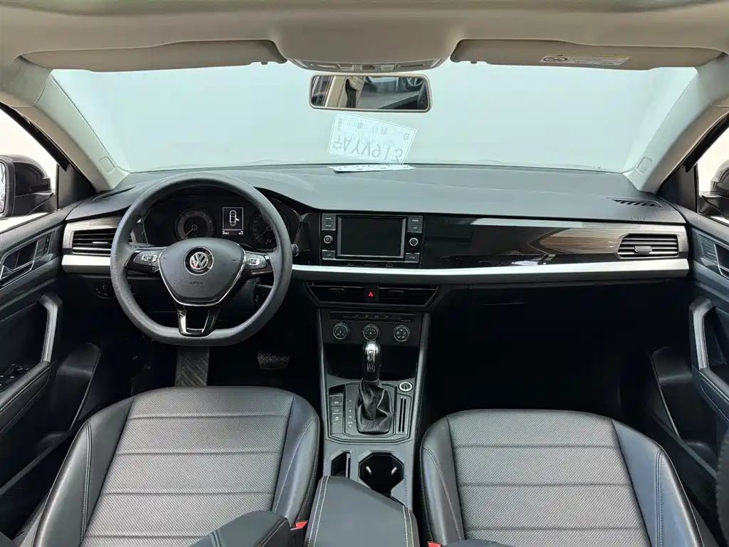 VOLKSWAGEN LAVIDA 2020
