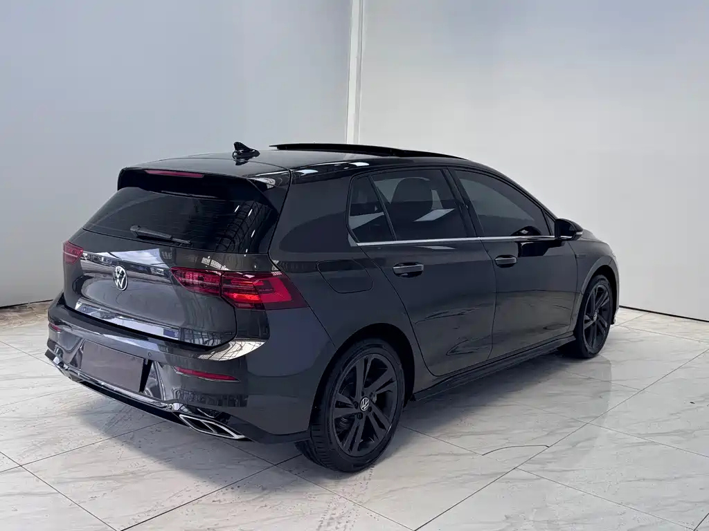 VOLKSWAGEN GOLF 2021