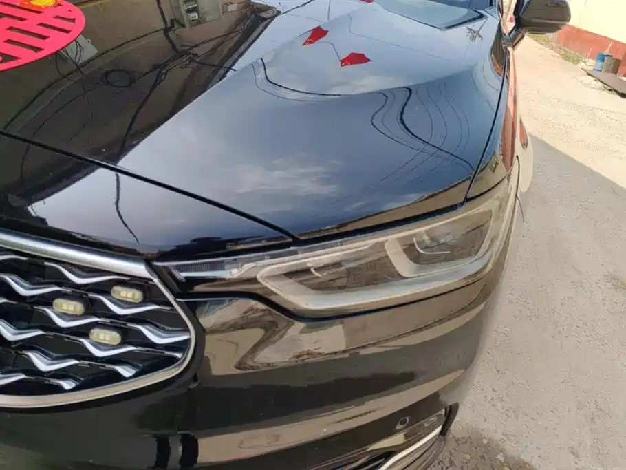 FORD TAURUS 2020