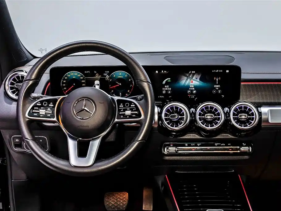MERCEDES BENZ GLB 2023