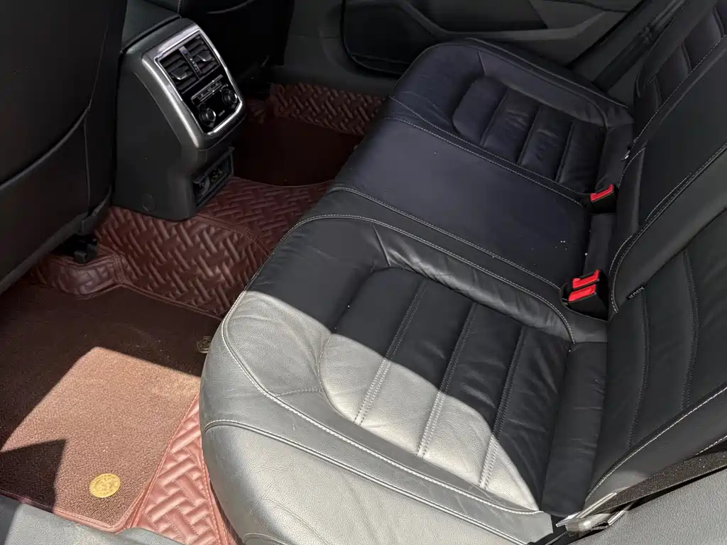 VOLKSWAGEN PASSAT 2016