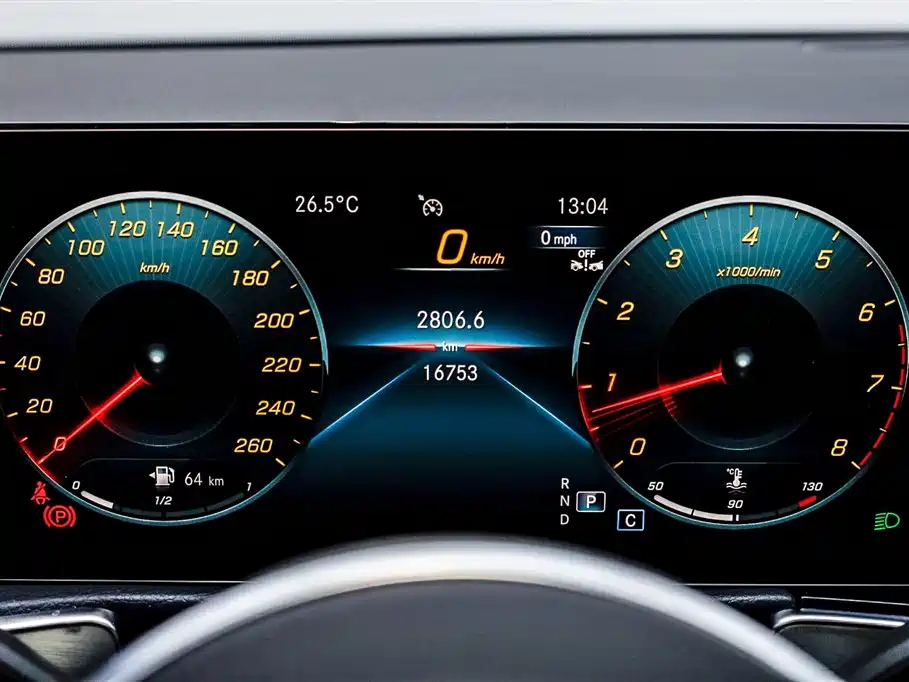 MERCEDES BENZ GLB 2023