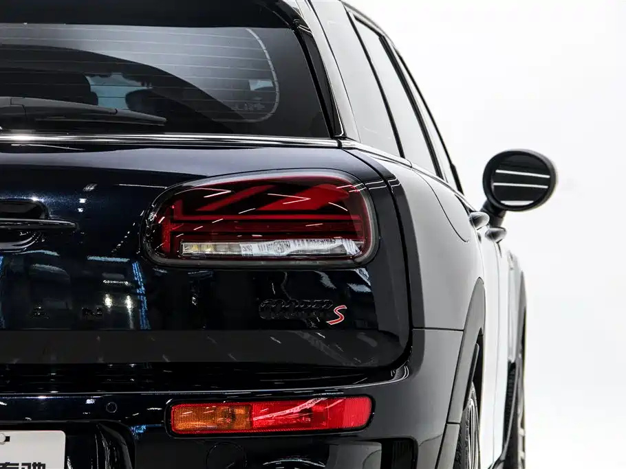 MINI CLUBMAN 2023