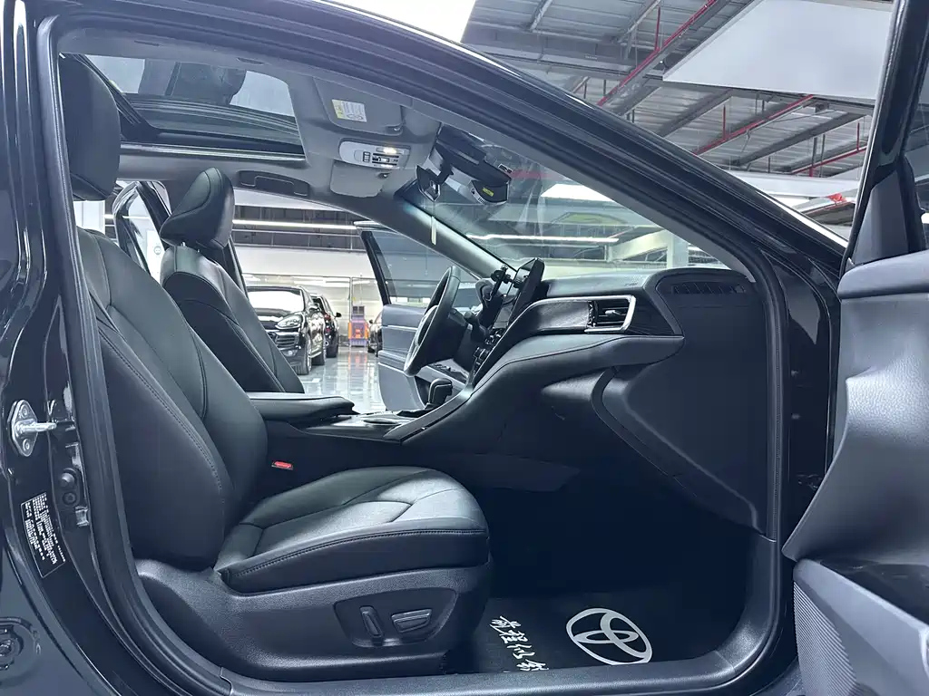 TOYOTA CAMRY 2023