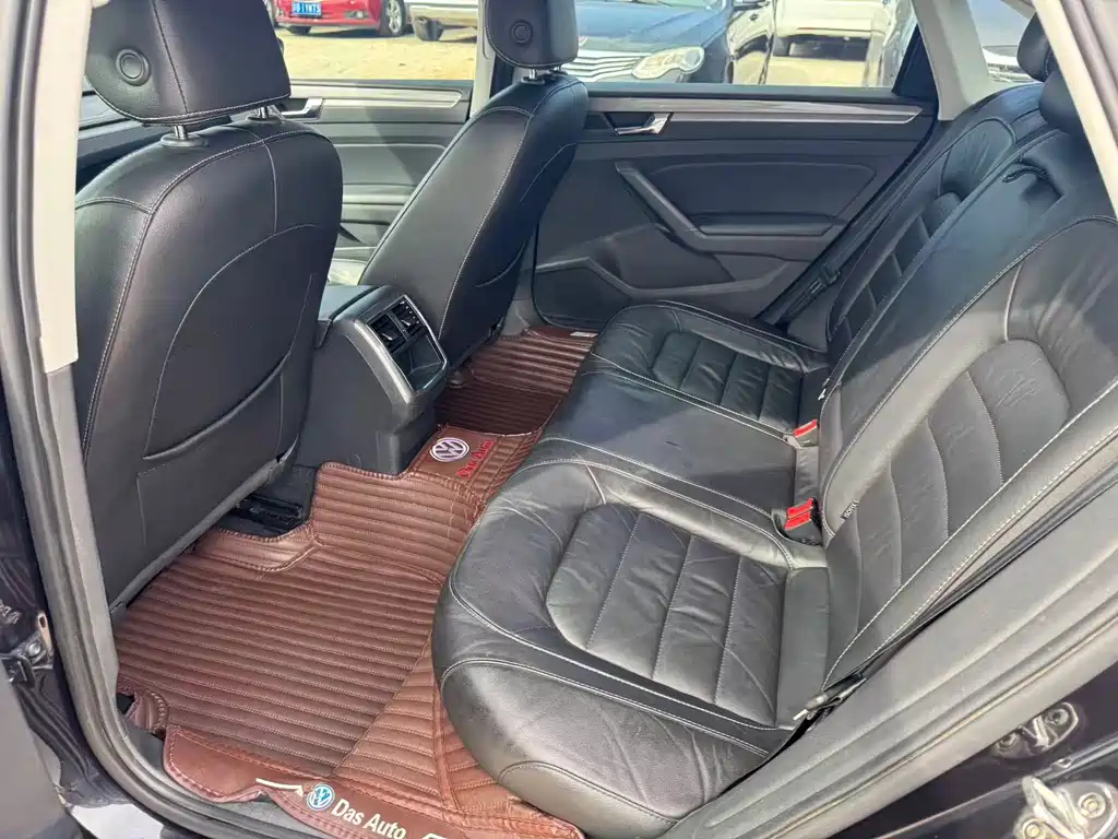 VOLKSWAGEN PASSAT 2018