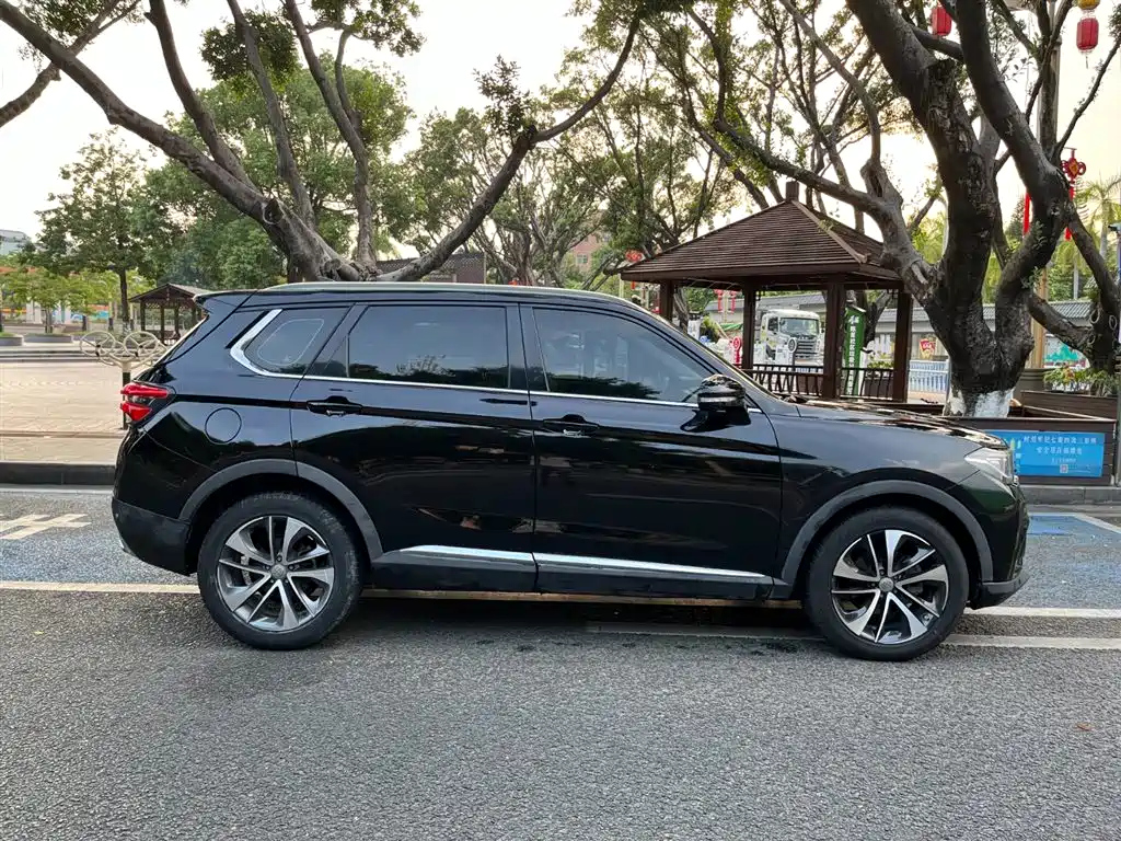 ZHONGHUA V7 2019