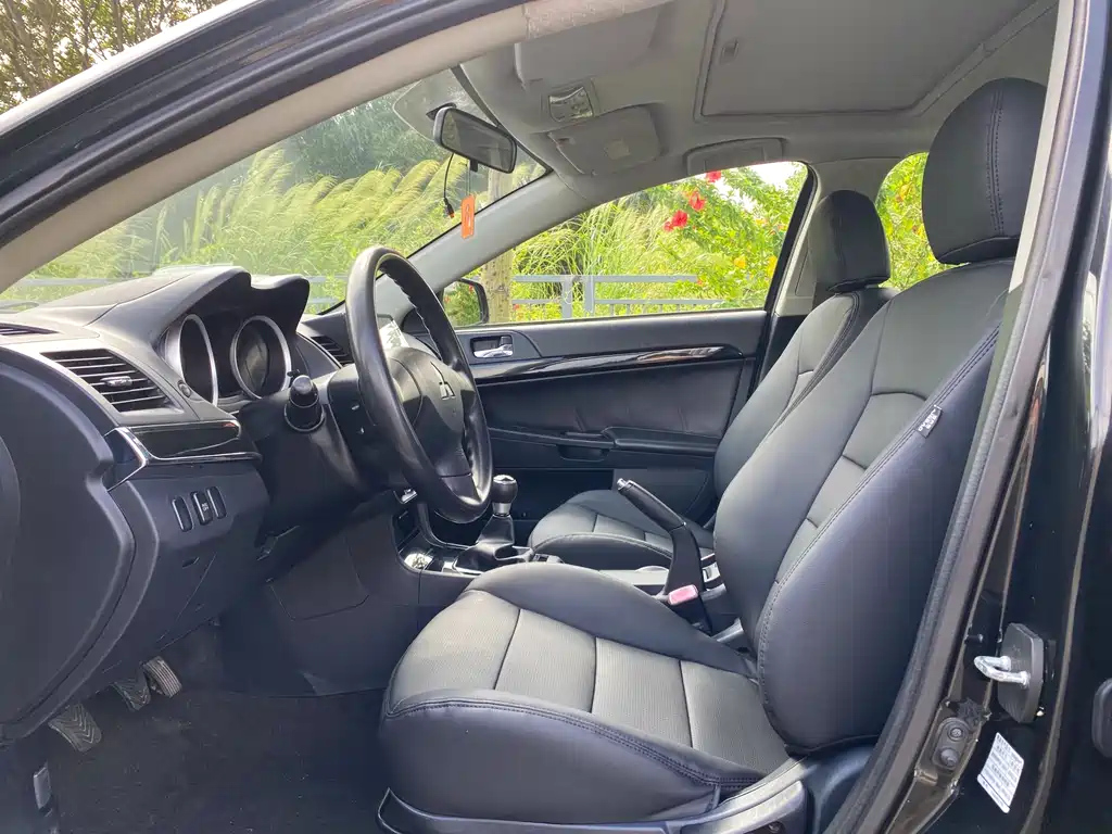 MITSUBISHI LANCER EX 2014