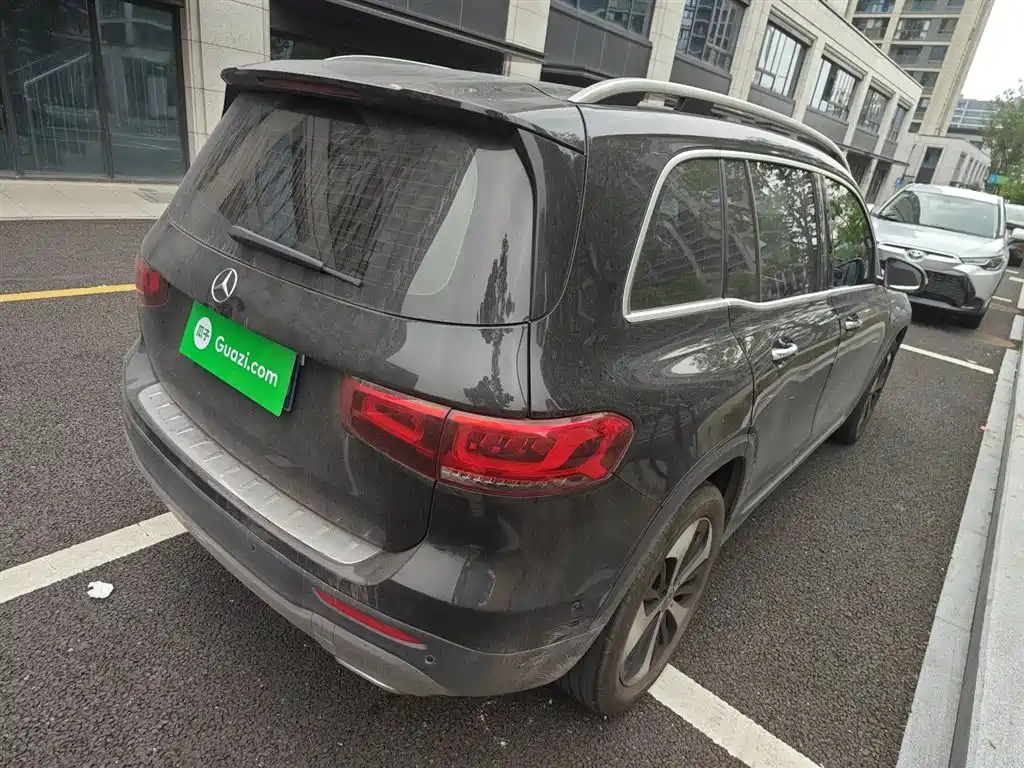 MERCEDES BENZ GLB 2021