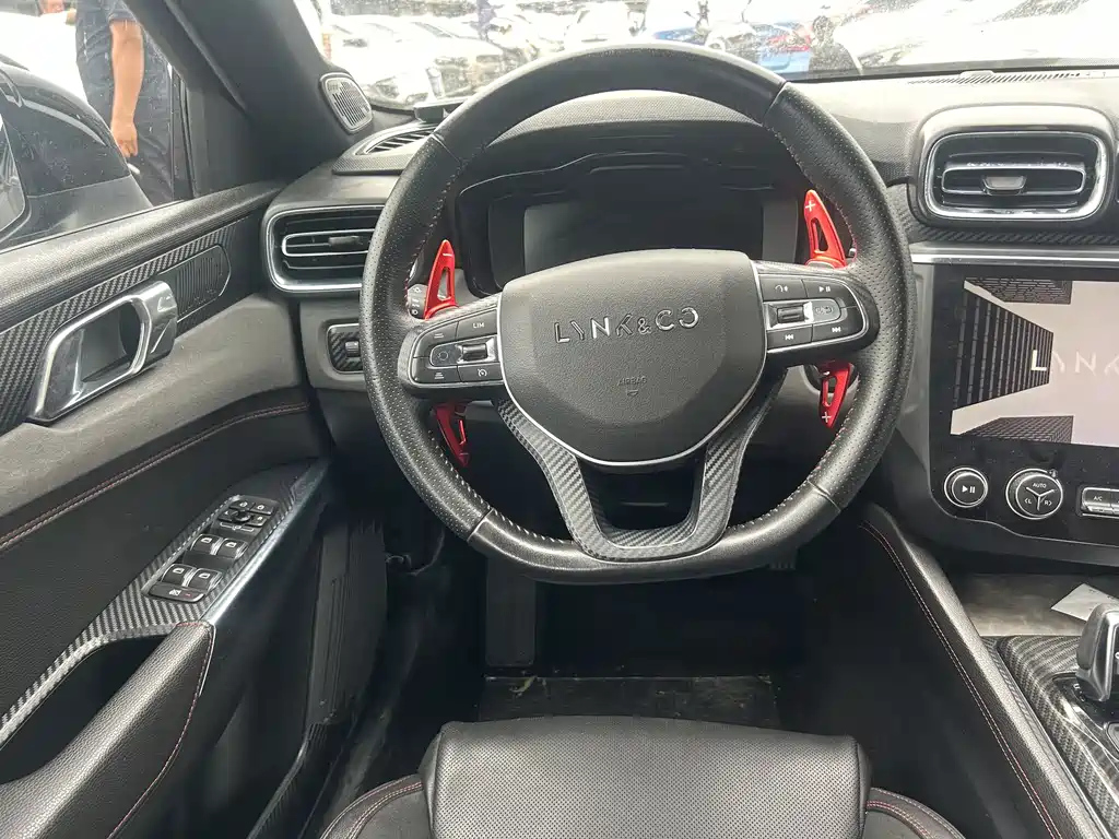 LYNK&CO 03 2018