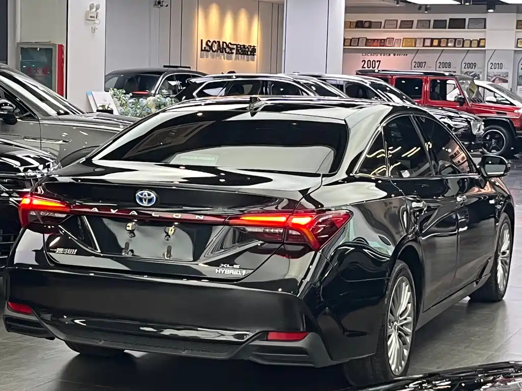 TOYOTA AVALON 2019