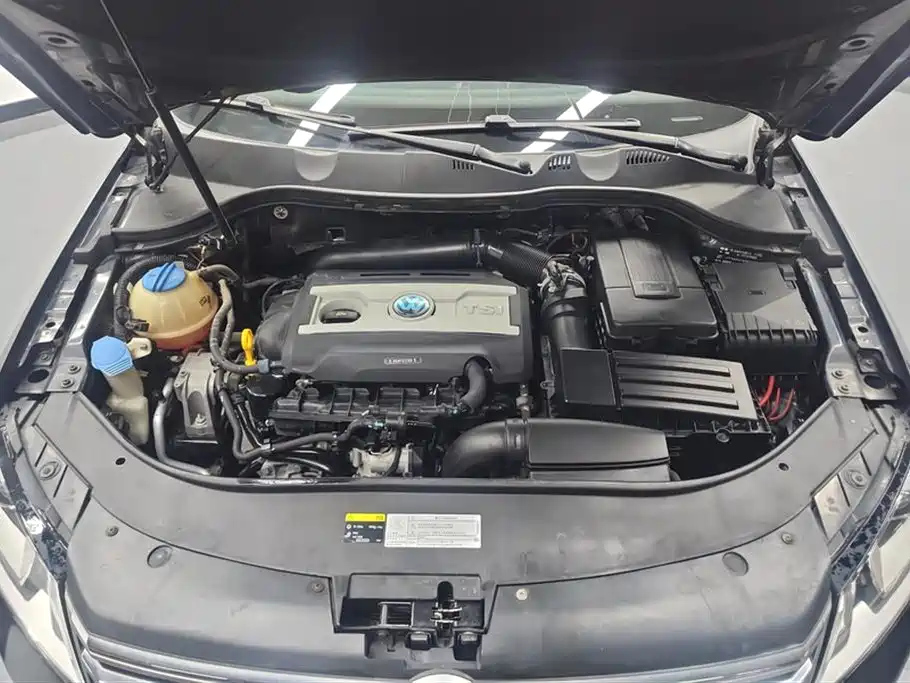 VOLKSWAGEN MAGOTAN 2016