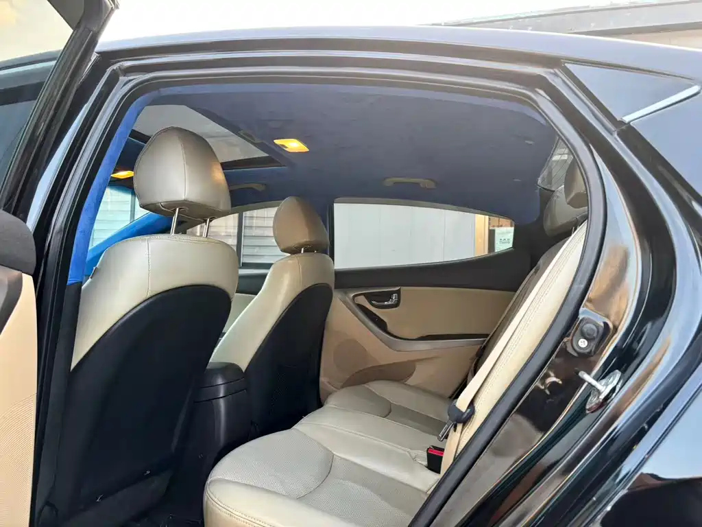 HYUNDAI ELANTRA 2013